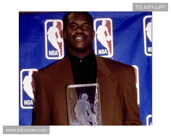 沙奎尔奥尼尔的传奇生涯与他在篮球与娱乐领域的非凡影响力