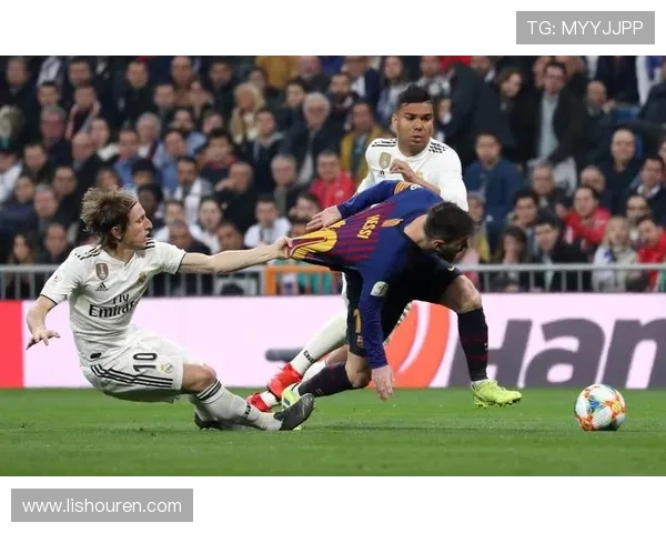 巴萨主场鏖战塞维利亚巅峰对决再现西甲豪门激情时刻 巴萨主场鏖战塞维利亚巅峰对决再现西甲豪门激情时刻