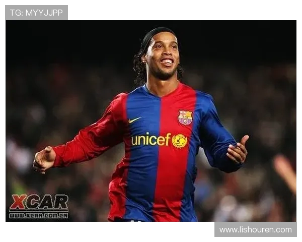 罗纳尔迪尼奥：足球场上的魔术师与巴西足球传奇之路