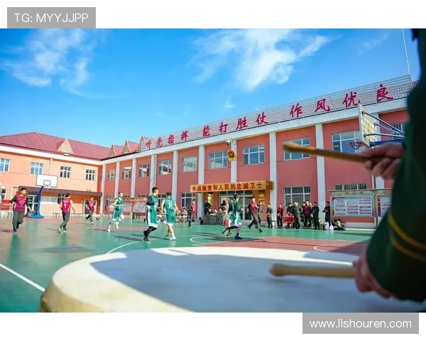 以篮球精神为核心探讨团队合作与青春奋斗的力量