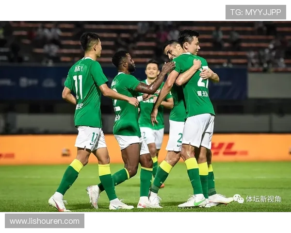 深圳足球队以71分领跑冠军赛积分榜展现强大实力