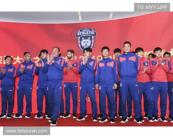 西安足球队在城市联赛中的默契配合与战术分析探讨