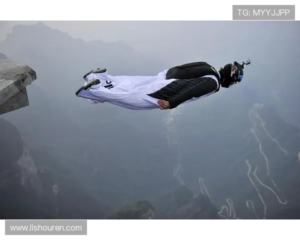 重庆极限运动队协作创新引发热议探索极限运动的新未来