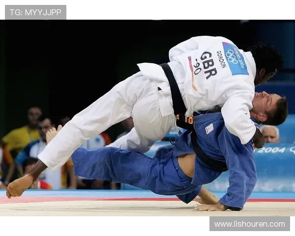 飞盘战术解析：深入探讨杭州飞盘队的防守策略与技巧