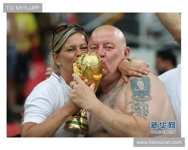 丹麦与比利时激战正酣足球盛宴引发球迷热情四溢