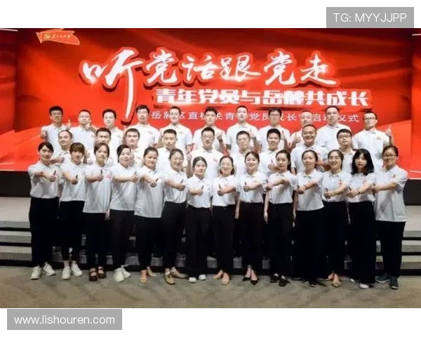 刘铮的奋斗之路：从默默无闻到职场精英的成长故事与启示